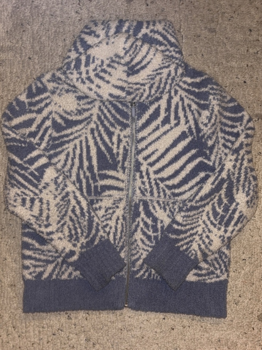 Tommy Bahamas Blue and White Patterned Sweatshirt